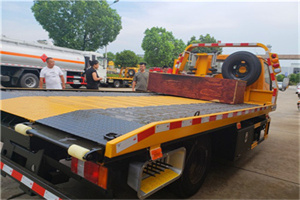 三台附近拖车电话号码服务